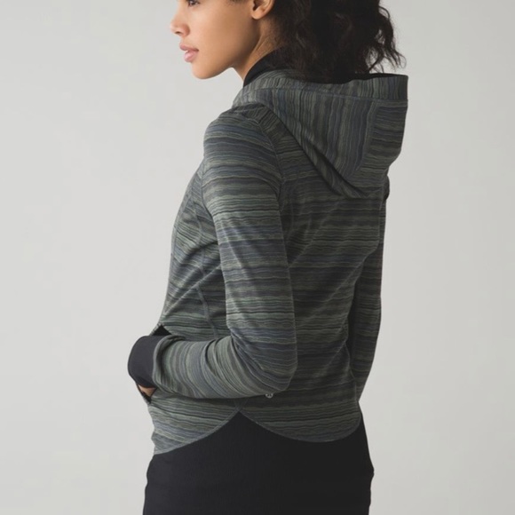 LULULEMON Daily Practice Jacket
Space Dye Twist Dark Slate Fatigue Gree - Picture 3 of 12